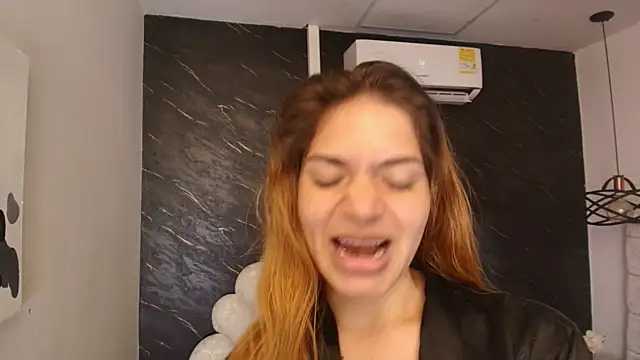 kissme_luna webcam