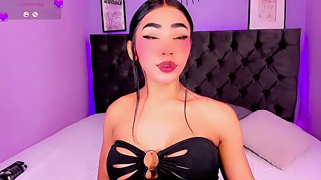 AshleyYasmin webcam