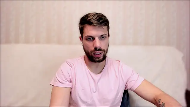 Tony_Wolf webcam