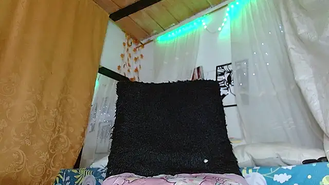 angel_bonbom webcam