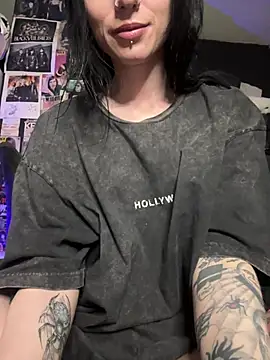 MissMidnightUK webcam