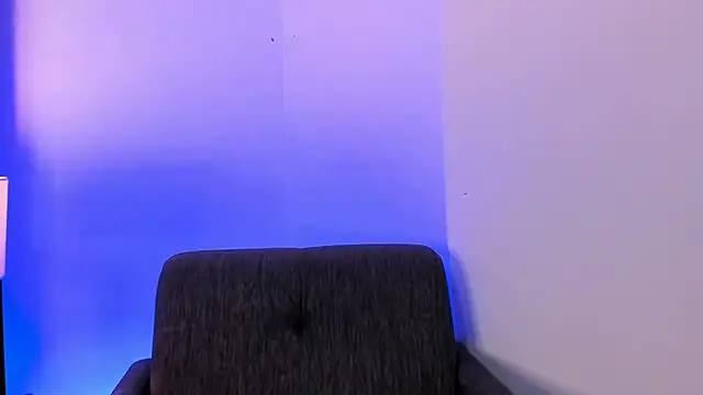 SuzzieSweet webcam