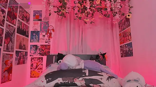MissCurvyTop webcam