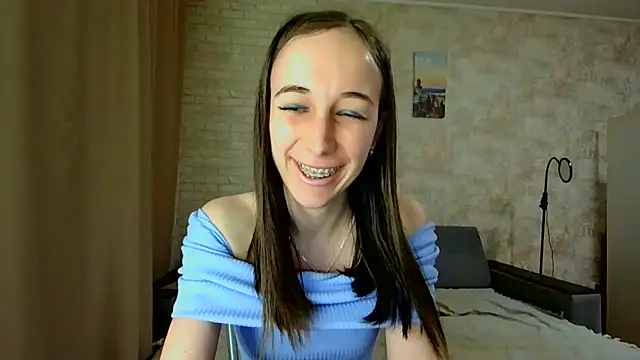 Anika_bloom webcam