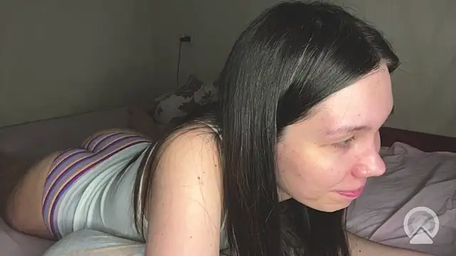 pink_pikachu_ webcam