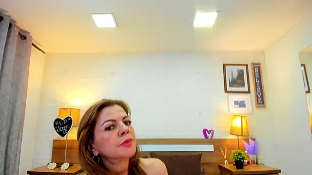 JenniferAuriston webcam