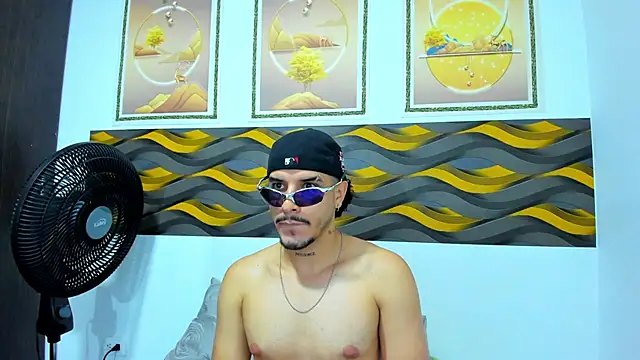 Leon_Hotx webcam