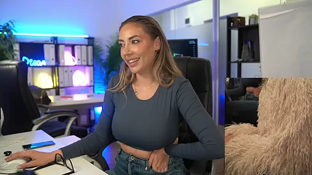 BabesGoWild webcam