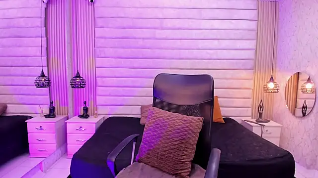 VictoriaaBlair webcam