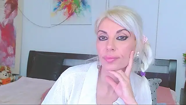 HoneyLara webcam