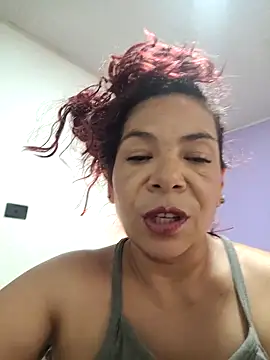 Scarlet_curly8a webcam