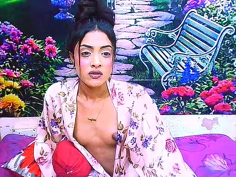 IndianPretty14u2Luv webcam