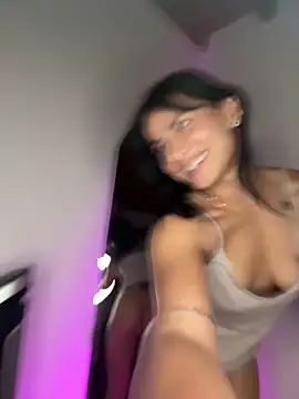 Ale_Lewis webcam