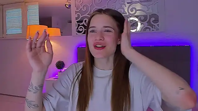 LuisaClover live sex cam