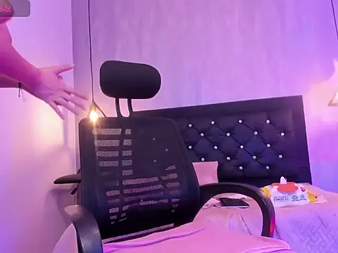 curly_babe - Curly_babe's free webcam - UK Sex Cams