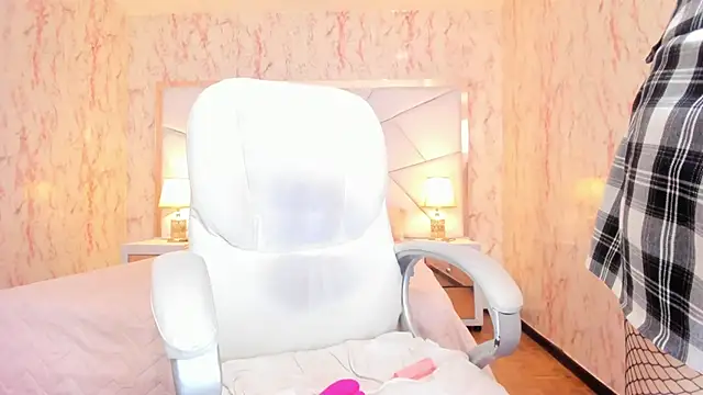 Emily_Whinfre