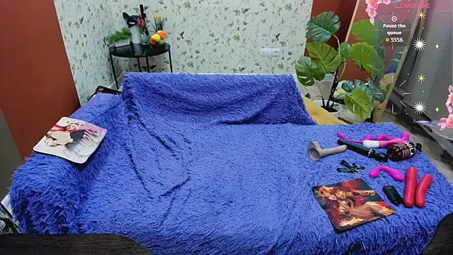 FlirtyMary webcam