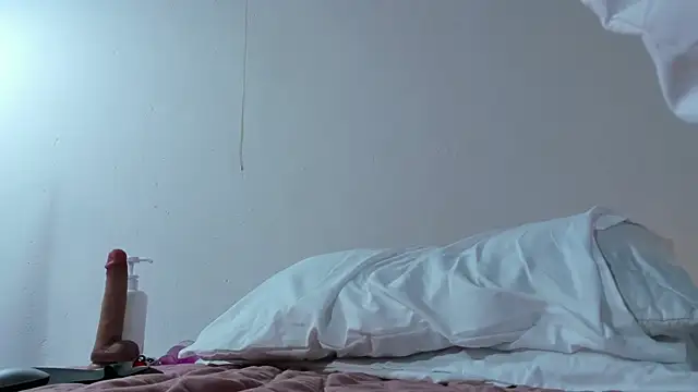 Andrea-11 webcam
