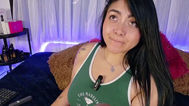 Victoria_J webcam