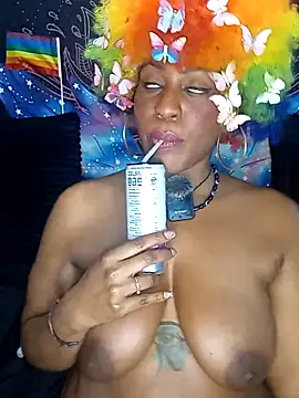 AmazonianMistress webcam
