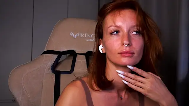 Liuba_Fox webcam