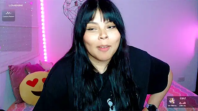 EllieMoonX webcam