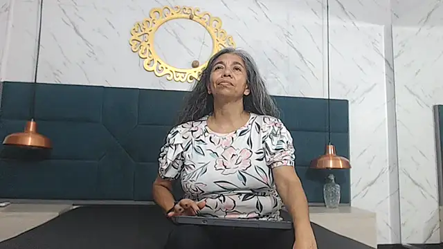 chanel_grant webcam
