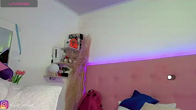 Kylie_brokee webcam