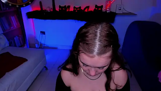 Shyfantasies webcam