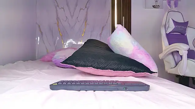 mia_099 webcam