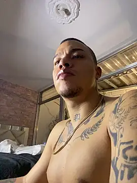 AlphaMasterXxx webcam