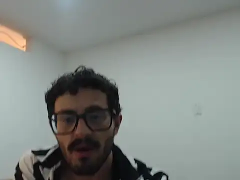 CuriousTomX webcam