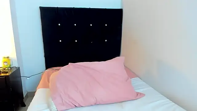 kathyajhonss webcam