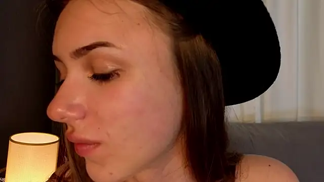 thelittlecowgirl - Thelittlecowgirl's free webcam - UK Sex Cams
