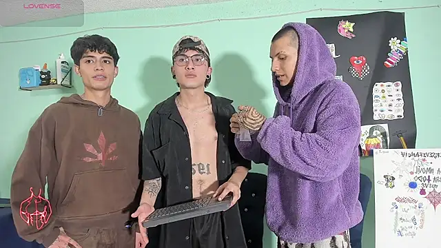 TYLERhHOT2005 webcam