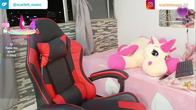 Scarlett_Evanz webcam