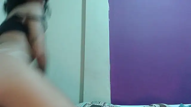 AlinaWoolf_ webcam