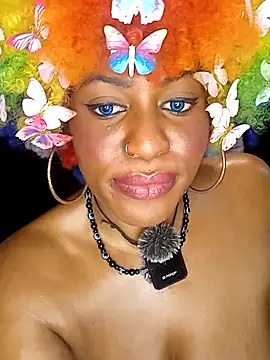 AmazonianMistress webcam