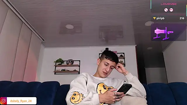 ashely_ryan24 webcam