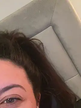 sexyBrunettex1 webcam