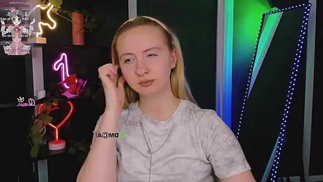 mila_glow1 webcam
