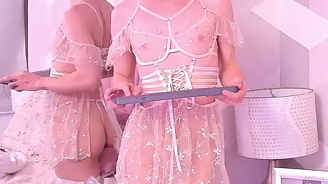 KylieMonnett webcam