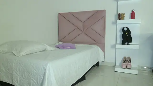 eva_sin18 live sex cam