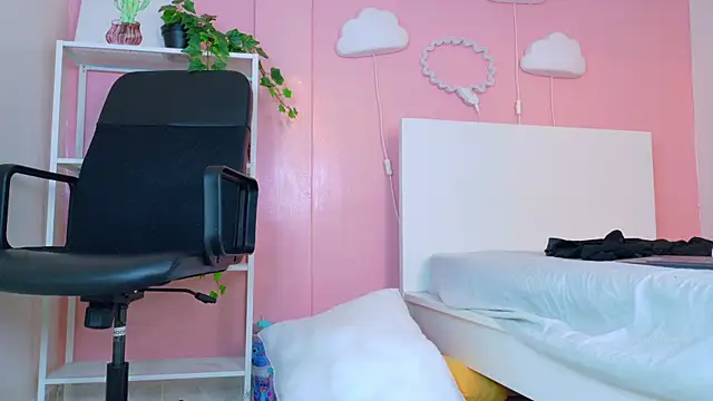 SeleneGibson__ webcam