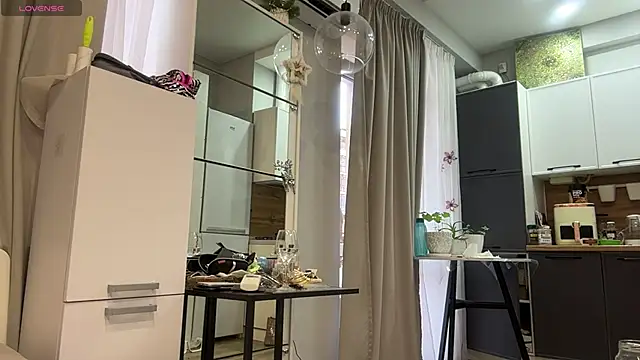 selena_favn webcam