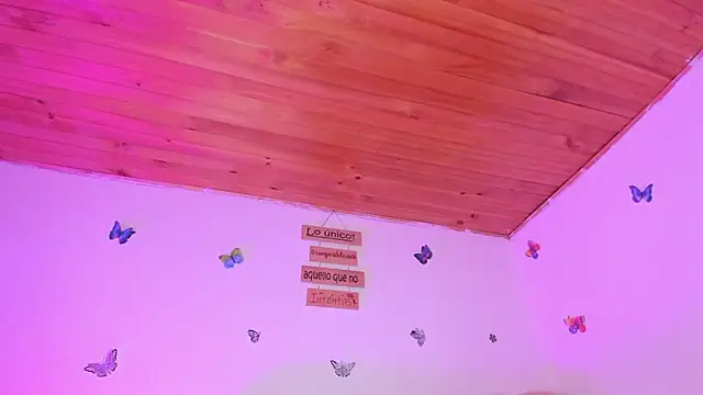 Lia_Roses3x webcam