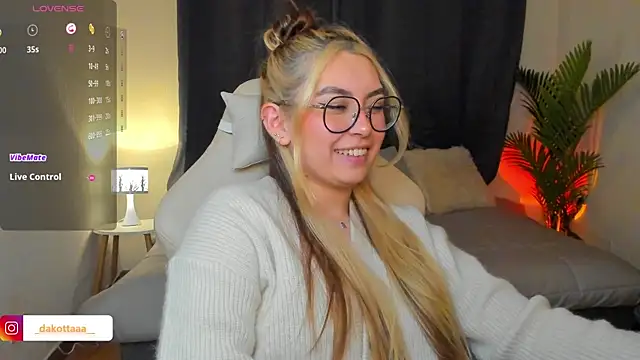 dakottaa_ webcam