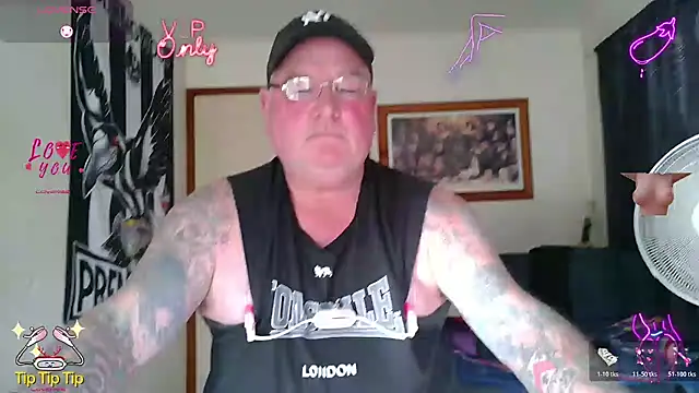 KINKYBLUEYES69 webcam
