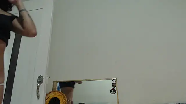 AlinaWoolf_ webcam
