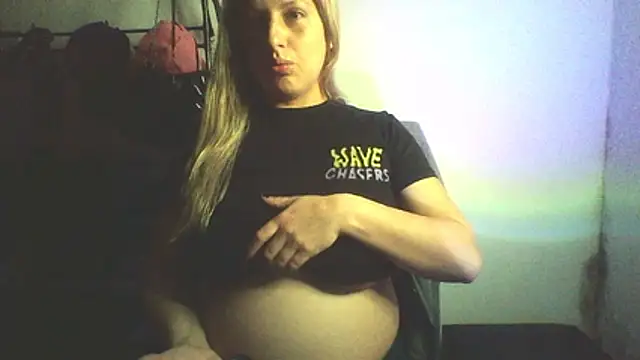 mica_sweet11 - Offline
